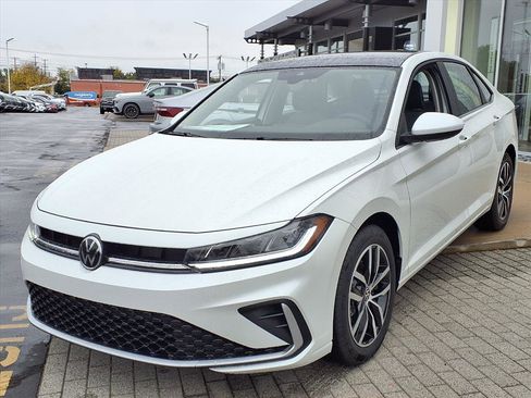 New 2026 Volkswagen Jetta SE image 3