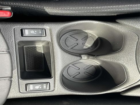 Used 2018 Nissan Rogue SV image 18