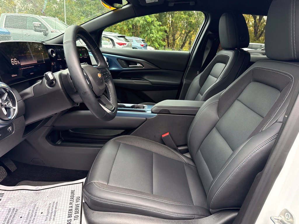 Used 2024 Chevrolet Equinox EV LT w/ LPO, All-Weather Mat Package FWD image 9