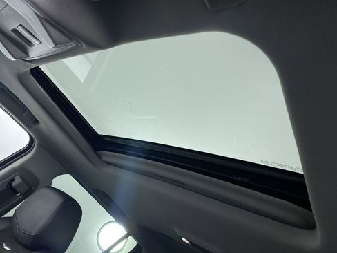 Used 2019 Cadillac Escalade ESV Luxury image 11