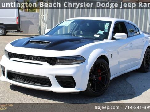 Used 2022 Dodge Charger SRT Hellcat w/ SRT Black Package image 11