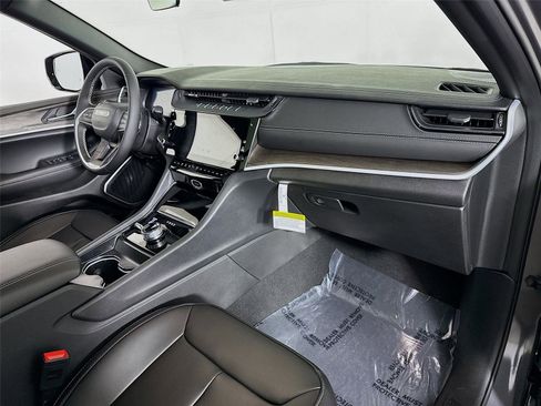 New 2026 Jeep Grand Cherokee Limited AWD/4WD image 24