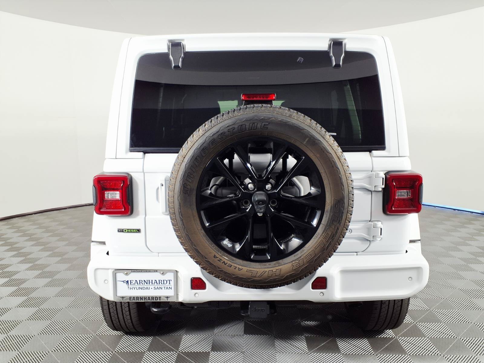 Used 2021 Jeep Wrangler Unlimited Sahara AWD/4WD image 5