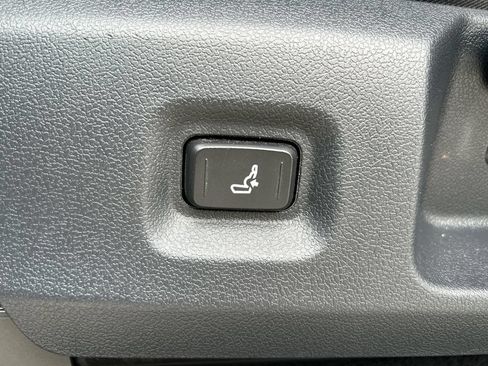 Used 2025 Toyota Tacoma SR5 RWD image 12