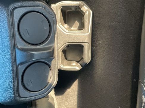 Used 2021 Jeep Wrangler Sport image 43