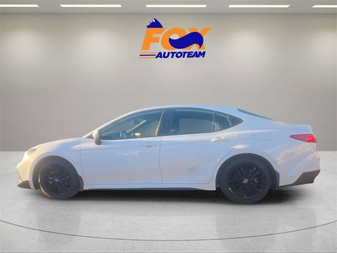 New 2026 Toyota Camry SE image 2