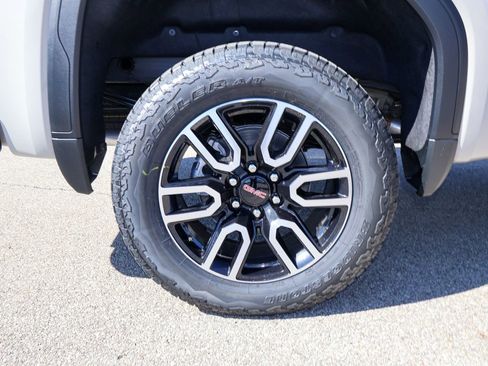 New 2026 GMC Sierra 1500 AT4 w/ AT4 Premium Package image 32