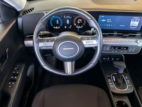 Certified 2025 Hyundai Kona SEL AWD/4WD image 14