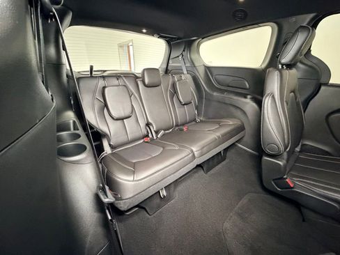 New 2026 Chrysler Pacifica Select w/ S Appearance Package AWD/4WD image 9