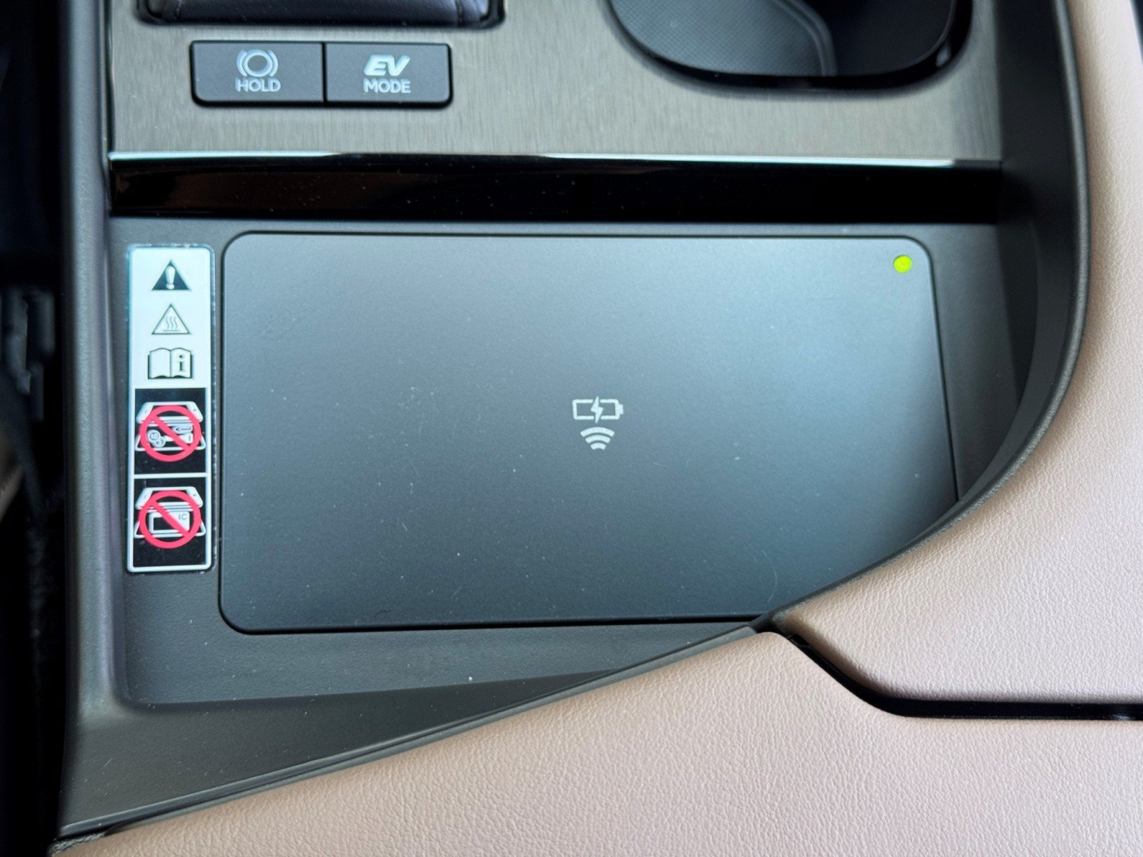 Used 2024 Lexus ES 300h Ultra Luxury w/ Accessory Package (Z2) FWD image 35