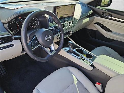 Used 2023 Nissan Altima 2.5 SL image 10