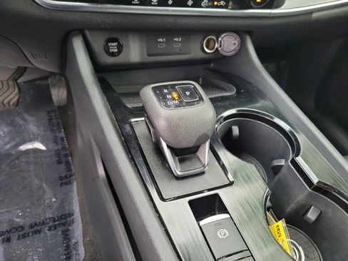 Used 2024 Nissan Rogue SV FWD image 32