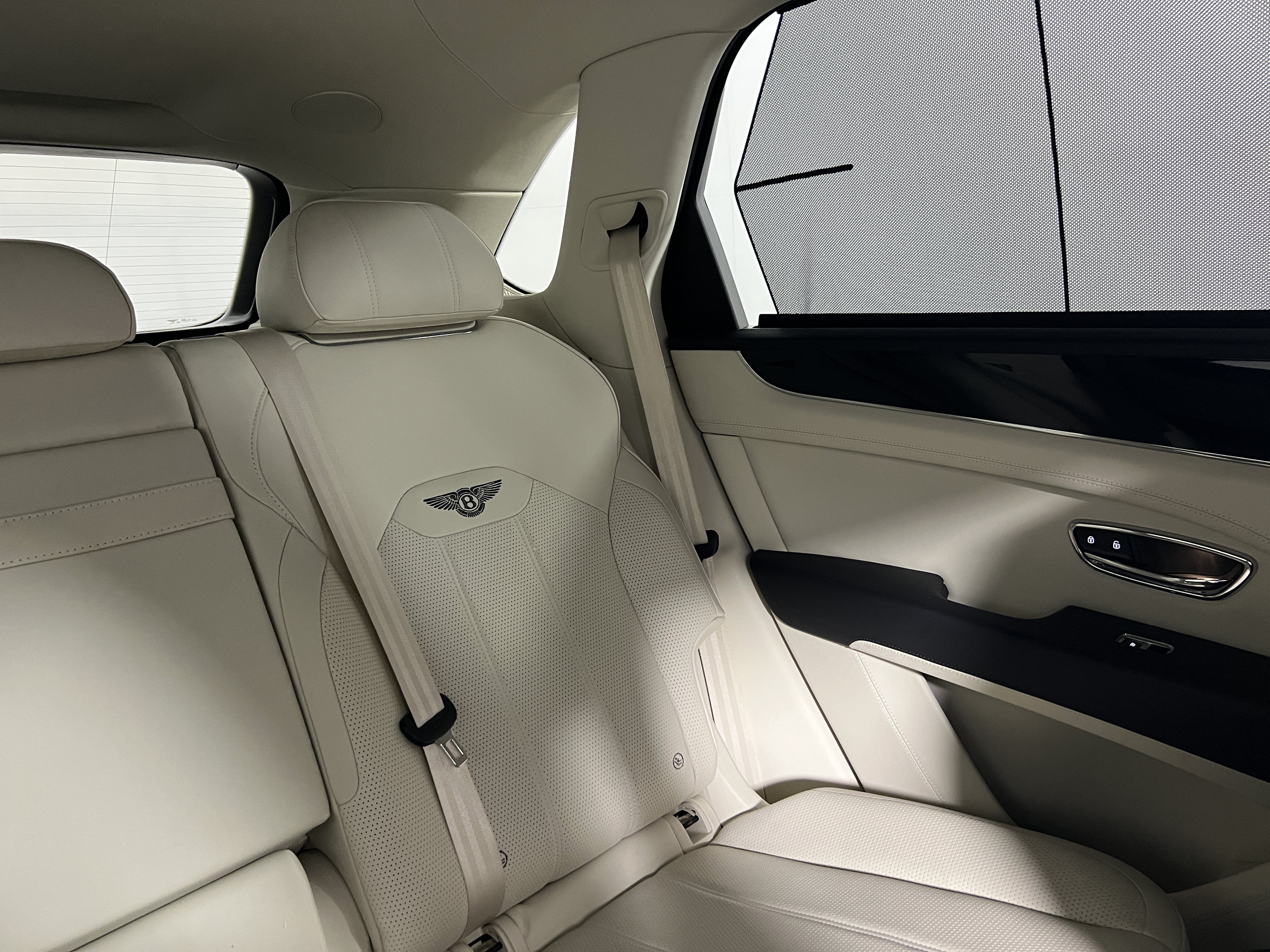 Used 2021 Bentley Bentayga AWD/4WD image 15