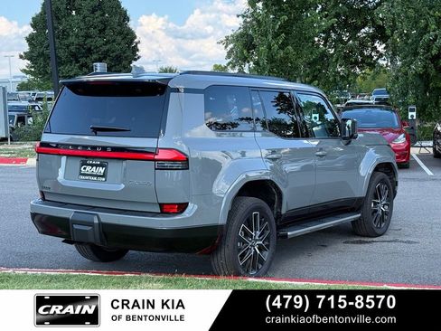Used 2025 Lexus GX 550 AWD/4WD image 7