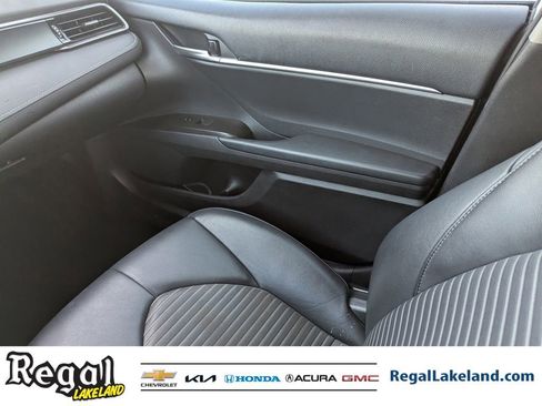 Used 2021 Toyota Camry SE image 14