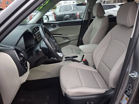Certified 2023 Kia Soul EX image 13