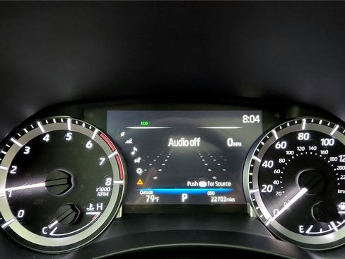 Used 2023 Toyota Highlander XSE image 28