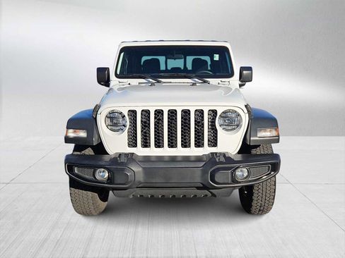 Used 2020 Jeep Gladiator Sport w/ Trailer Tow Package image 3