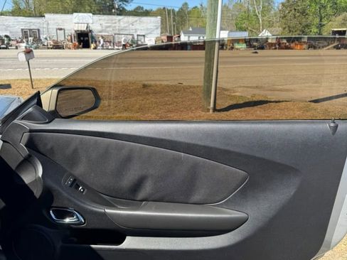 Used 2014 Chevrolet Camaro SS image 12