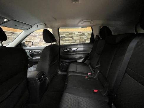 Used 2018 Nissan Rogue SV w/ Premium Package AWD/4WD image 31