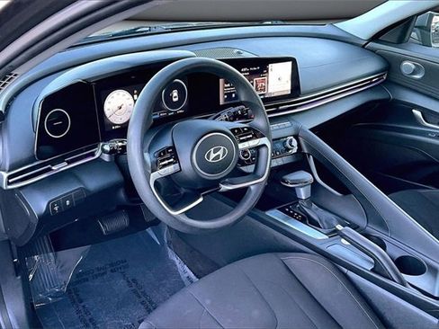 Used 2024 Hyundai Elantra SEL image 17