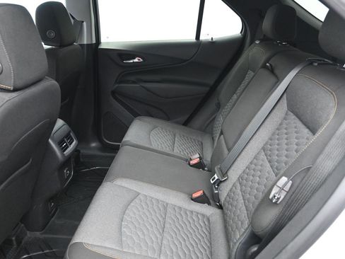 Used 2021 Chevrolet Equinox LT image 16