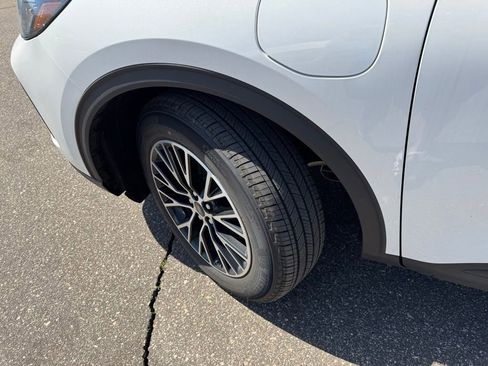 New 2025 Ford Escape SE w/ PHEV Premium Package FWD image 11