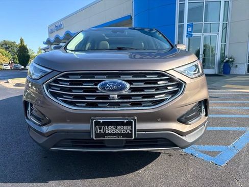 Used 2019 Ford Edge Titanium w/ Equipment Group 301A FWD image 3