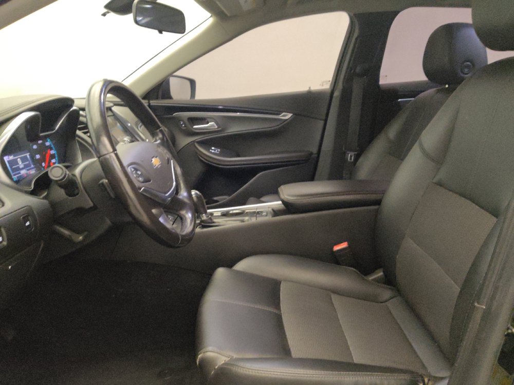 Used 2019 Chevrolet Impala LT FWD image 17