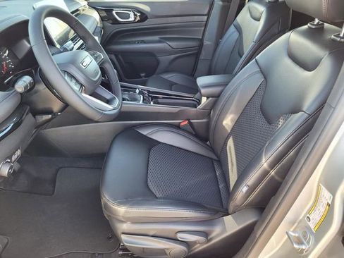 New 2026 Jeep Compass Latitude image 20