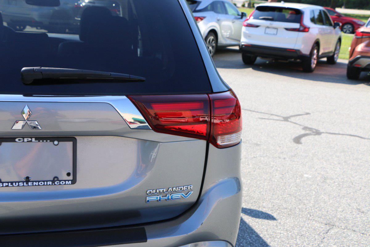 Used 2018 Mitsubishi Outlander SEL AWD/4WD image 7