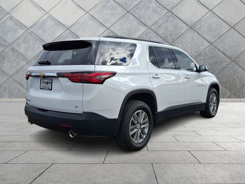 Used 2023 Chevrolet Traverse LT image 7