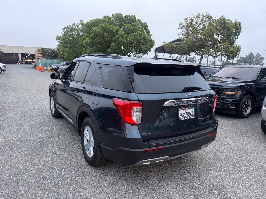Used 2023 Ford Explorer XLT w/ Equipment Group 202A RWD image 4
