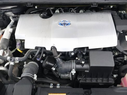 Used 2018 Toyota Prius Prime Premium image 27