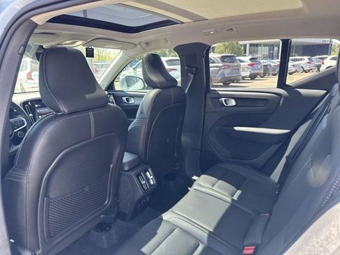 New 2025 Volvo XC40 B5 Core w/ Climate Package image 19