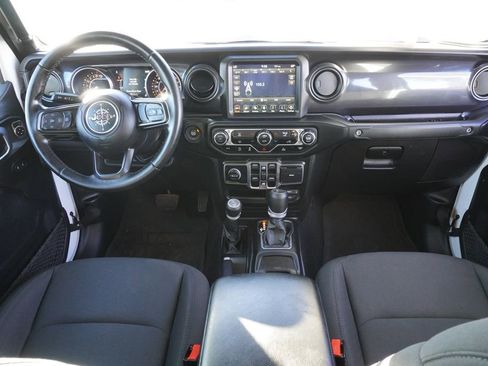 Used 2022 Jeep Gladiator Sport image 12