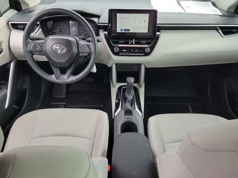 Used 2024 Toyota Corolla Cross L image 14