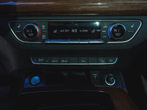 Used 2021 Audi Q5 2.0T Premium w/ Convenience Package image 21