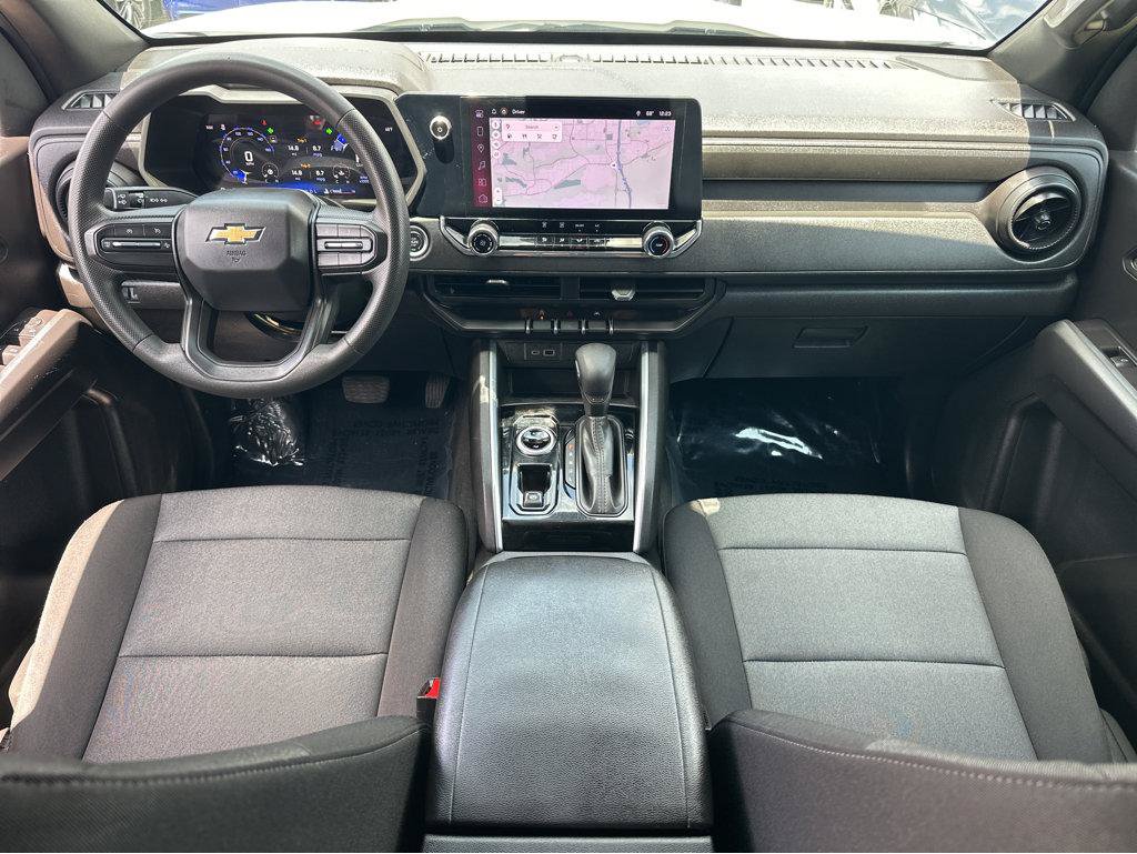 Used 2025 Chevrolet Colorado W/T AWD/4WD image 4