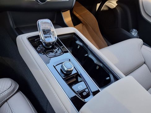 New 2026 Volvo XC90 B6 Ultra w/ Lounge Package image 14