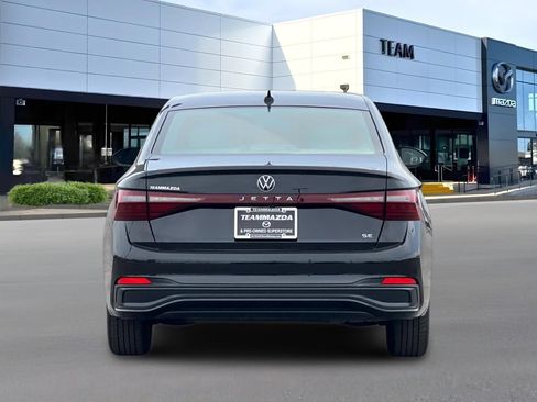 Used 2025 Volkswagen Jetta SE FWD image 5