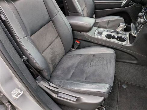 Certified 2022 Jeep Grand Cherokee Laredo X AWD/4WD image 28