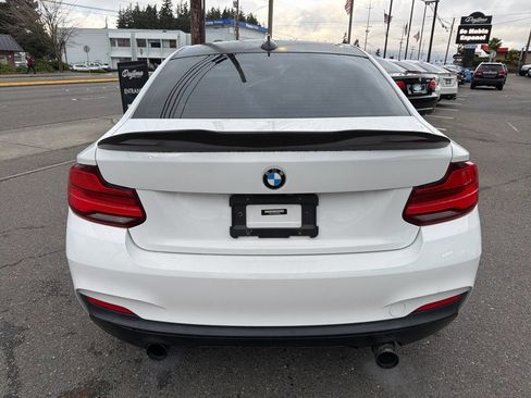 Used 2016 BMW M235i Coupe image 5