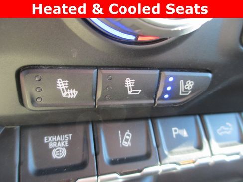 Certified 2022 Chevrolet Silverado 2500 LTZ w/ LTZ Convenience Package image 17