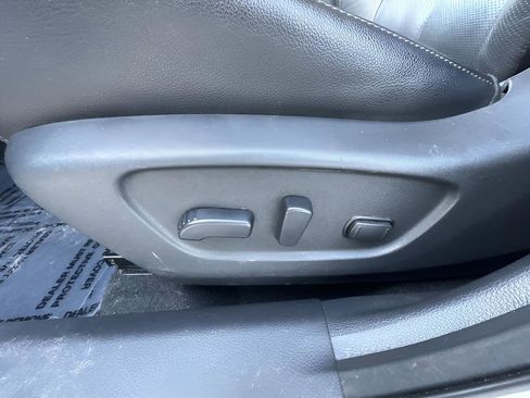 Used 2019 Nissan Rogue SL w/ Premium Package image 14