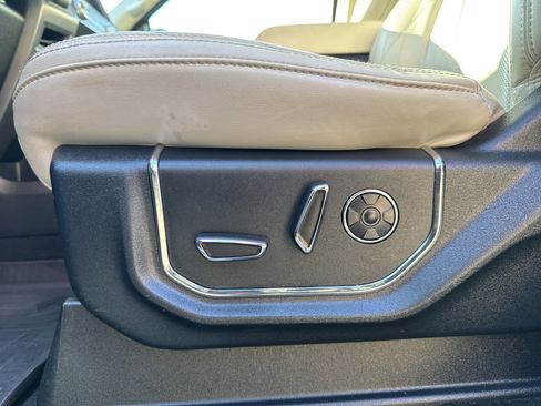 Used 2019 Ford Expedition Platinum image 15