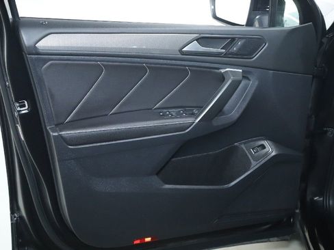 Used 2024 Volkswagen Tiguan SE image 16