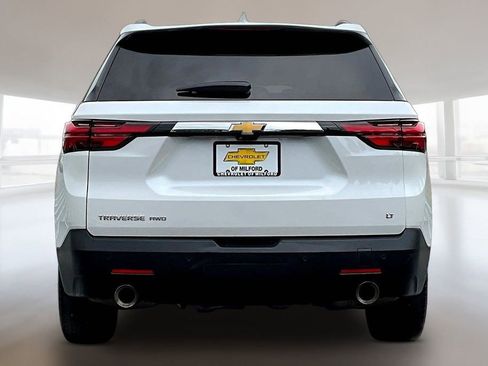 Used 2022 Chevrolet Traverse LT w/ LT Premium Package AWD/4WD image 5