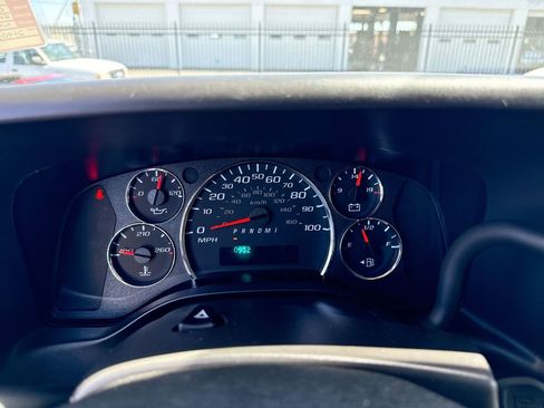 Used 2025 Chevrolet Express 2500 Extended w/ Driver Convenience Package RWD image 14