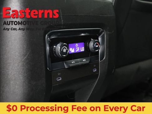 Used 2025 Chevrolet Suburban Z71 AWD/4WD image 24